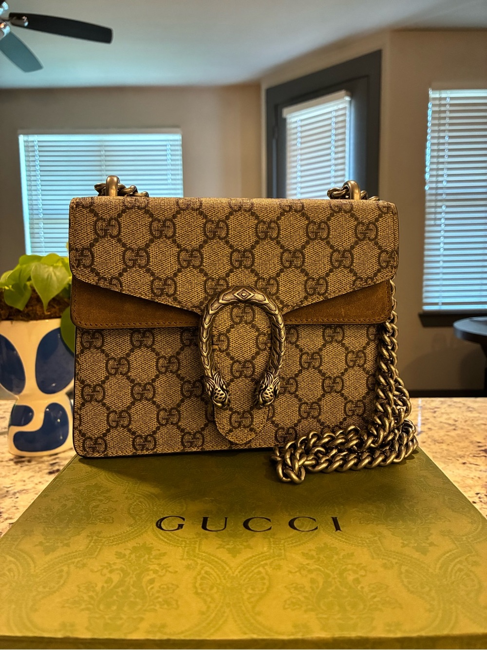 Gucci GG Supreme Canvas Shoulder Bag in tan and silver - Picture 3 of 16